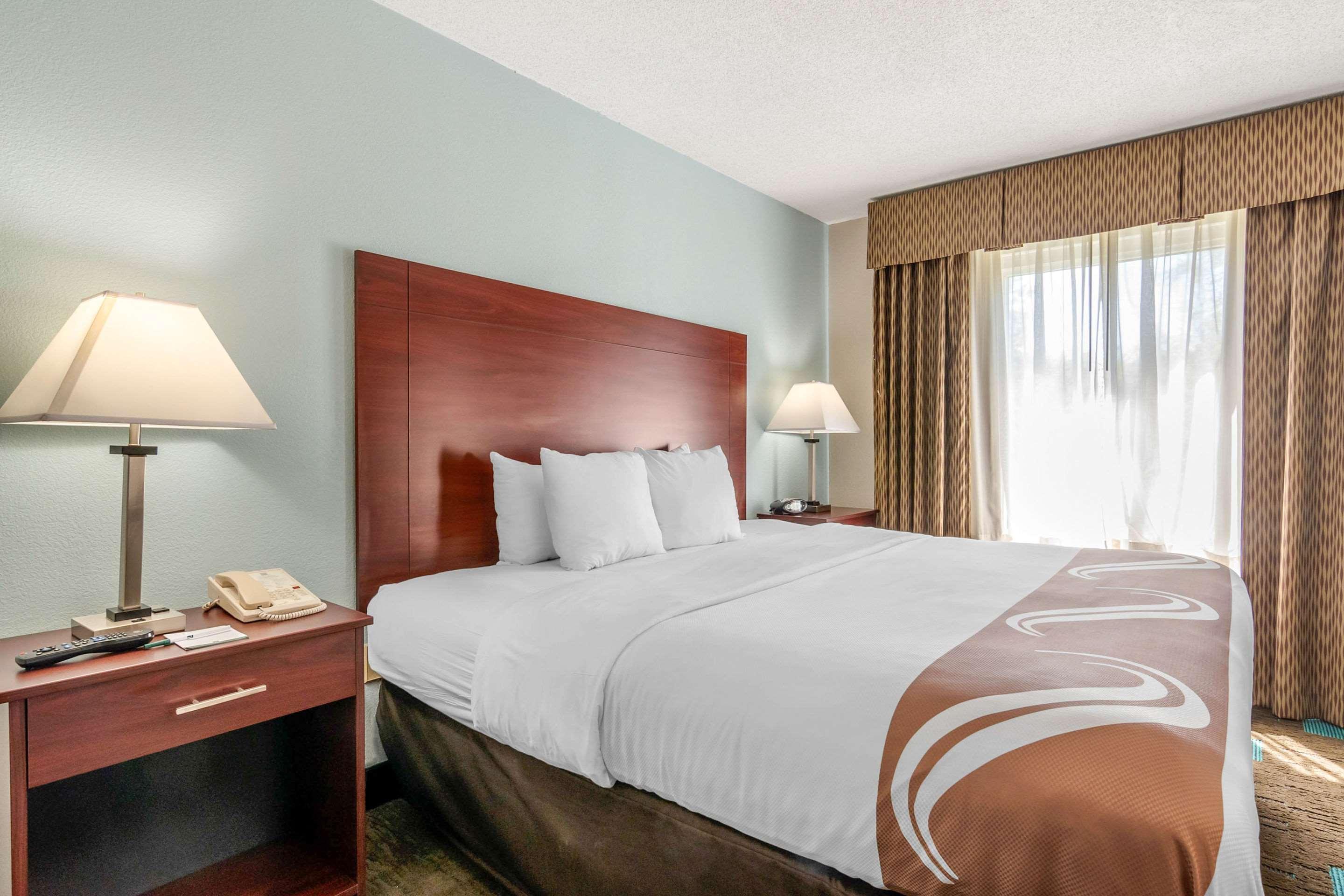 Quality Suites Kansas City International Airport Exterior foto